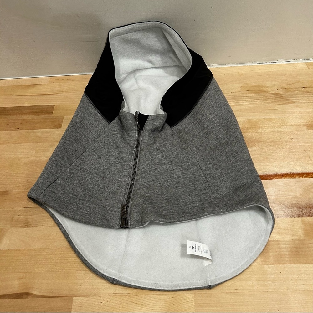 Lululemon gray and black snood. NWOT
